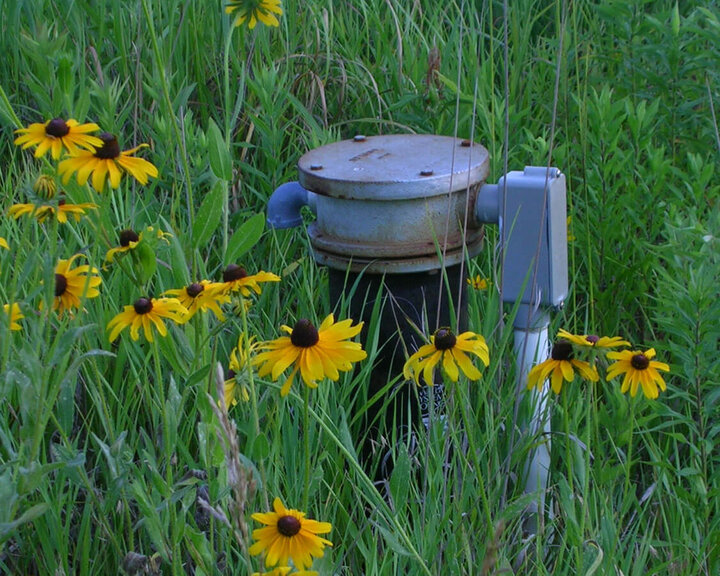 Image of wellhead. 